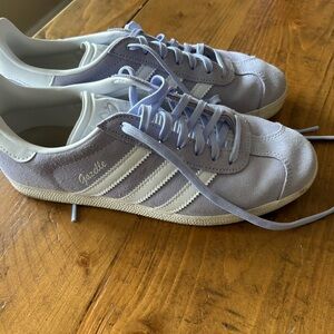 Gazelle Lilac Women’s Sneakers size 7